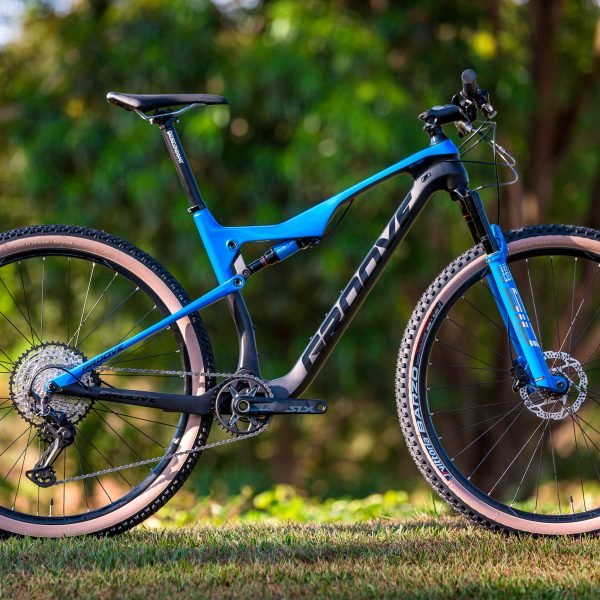 Bicicleta-Groove-Slap-Carbon-Azul-com-Carbono-08